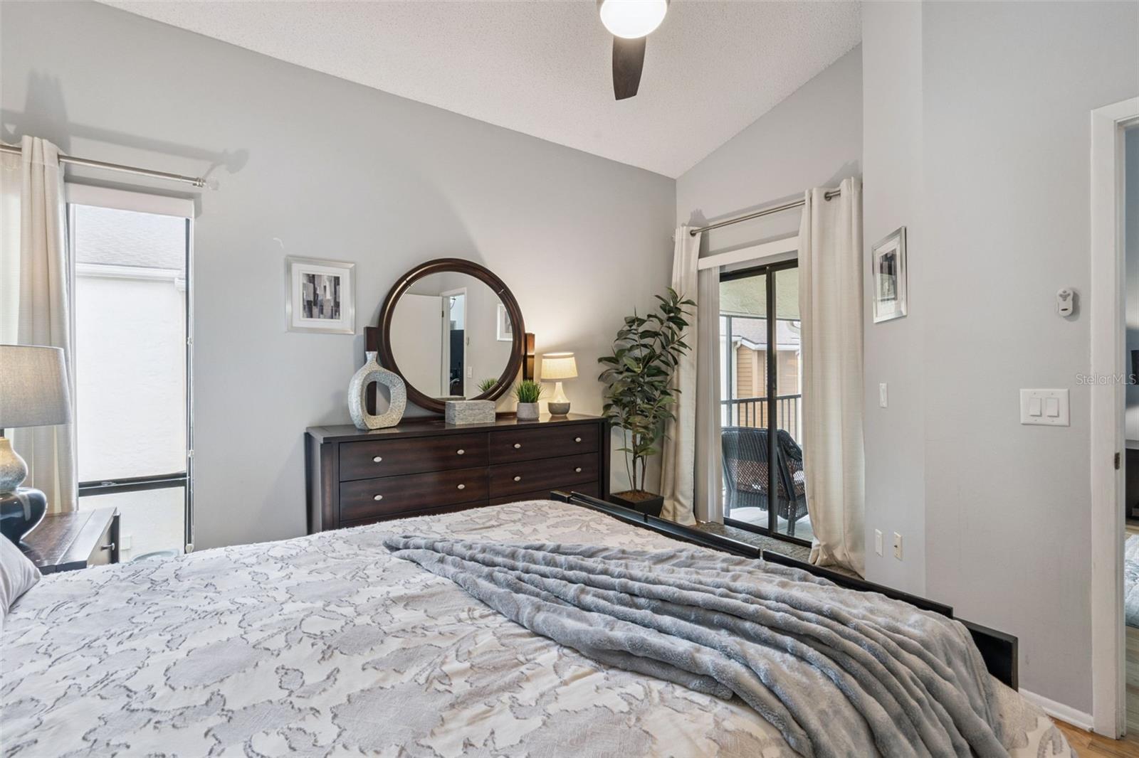 Image 22 of 58 For 3008 Clubview Drive U3