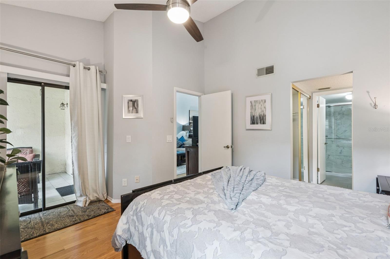 Image 23 of 58 For 3008 Clubview Drive U3