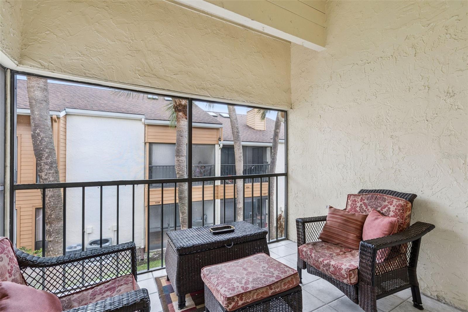 Image 33 of 58 For 3008 Clubview Drive U3