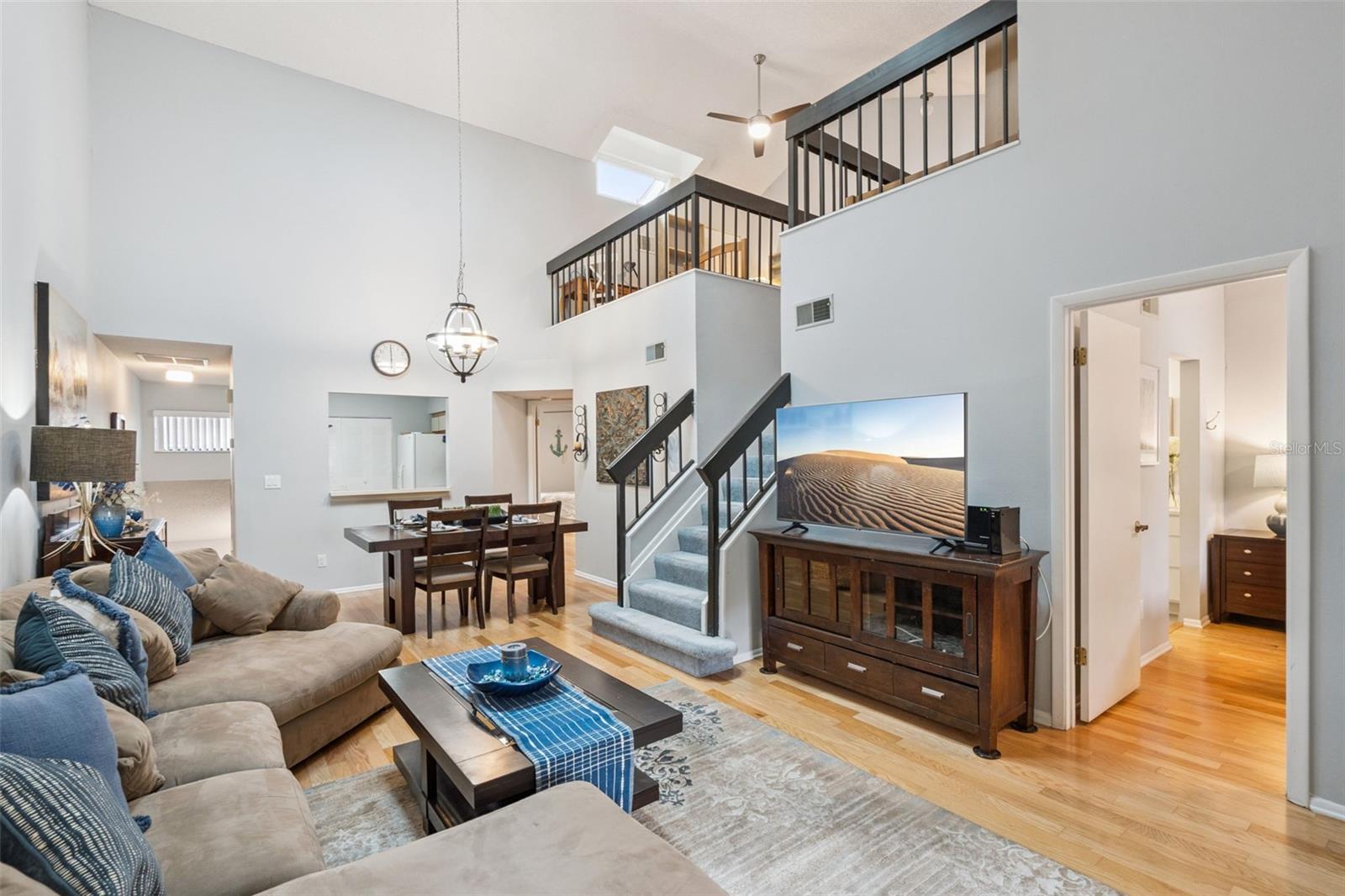 Image 5 of 58 For 3008 Clubview Drive U3