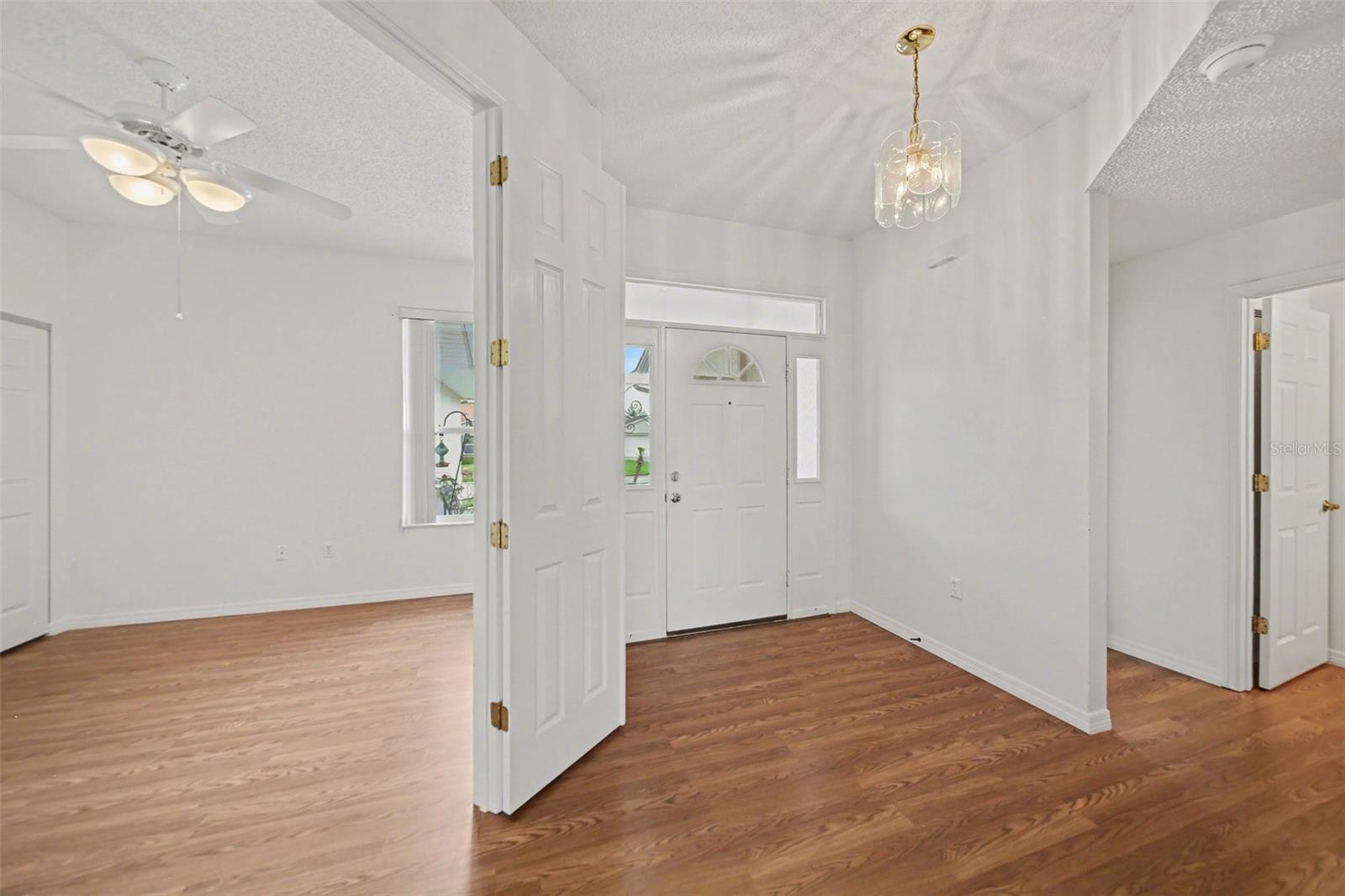 Image 16 of 30 For 512 Grand Vista Trail