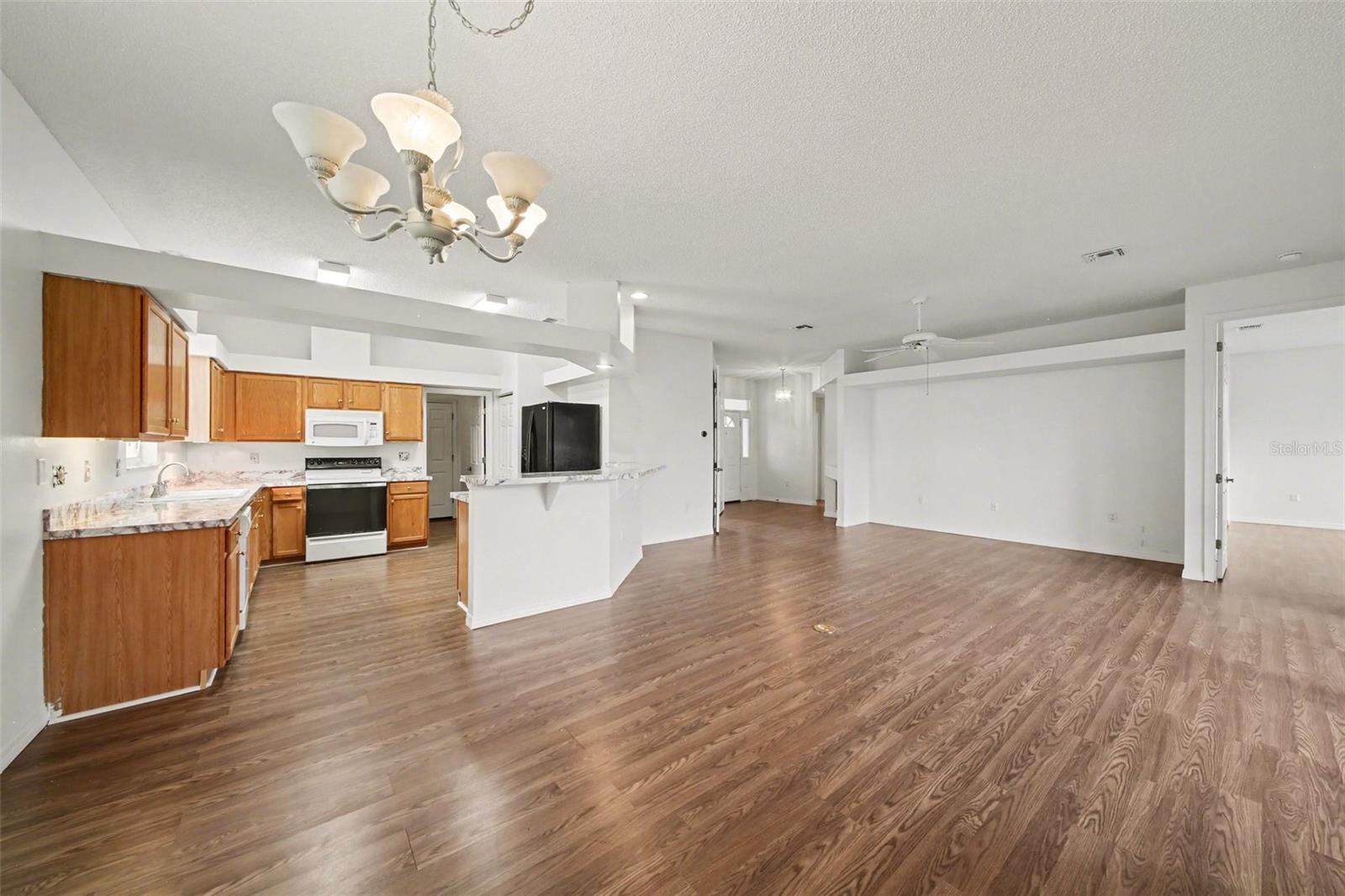 Image 4 of 30 For 512 Grand Vista Trail