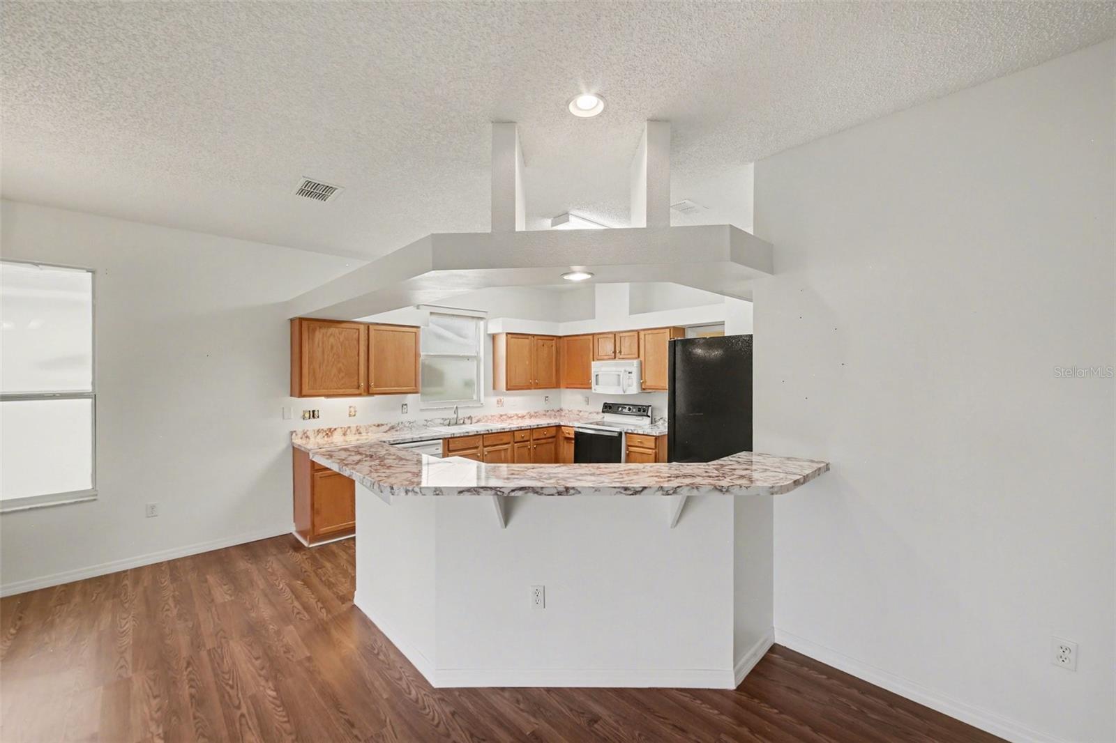 Image 7 of 30 For 512 Grand Vista Trail