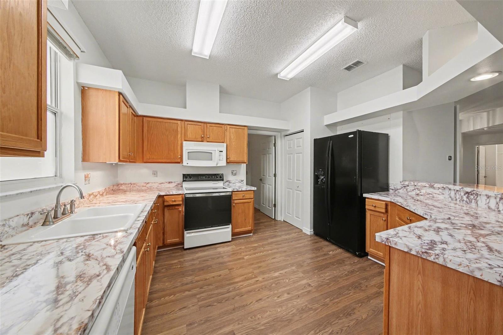 Image 8 of 30 For 512 Grand Vista Trail