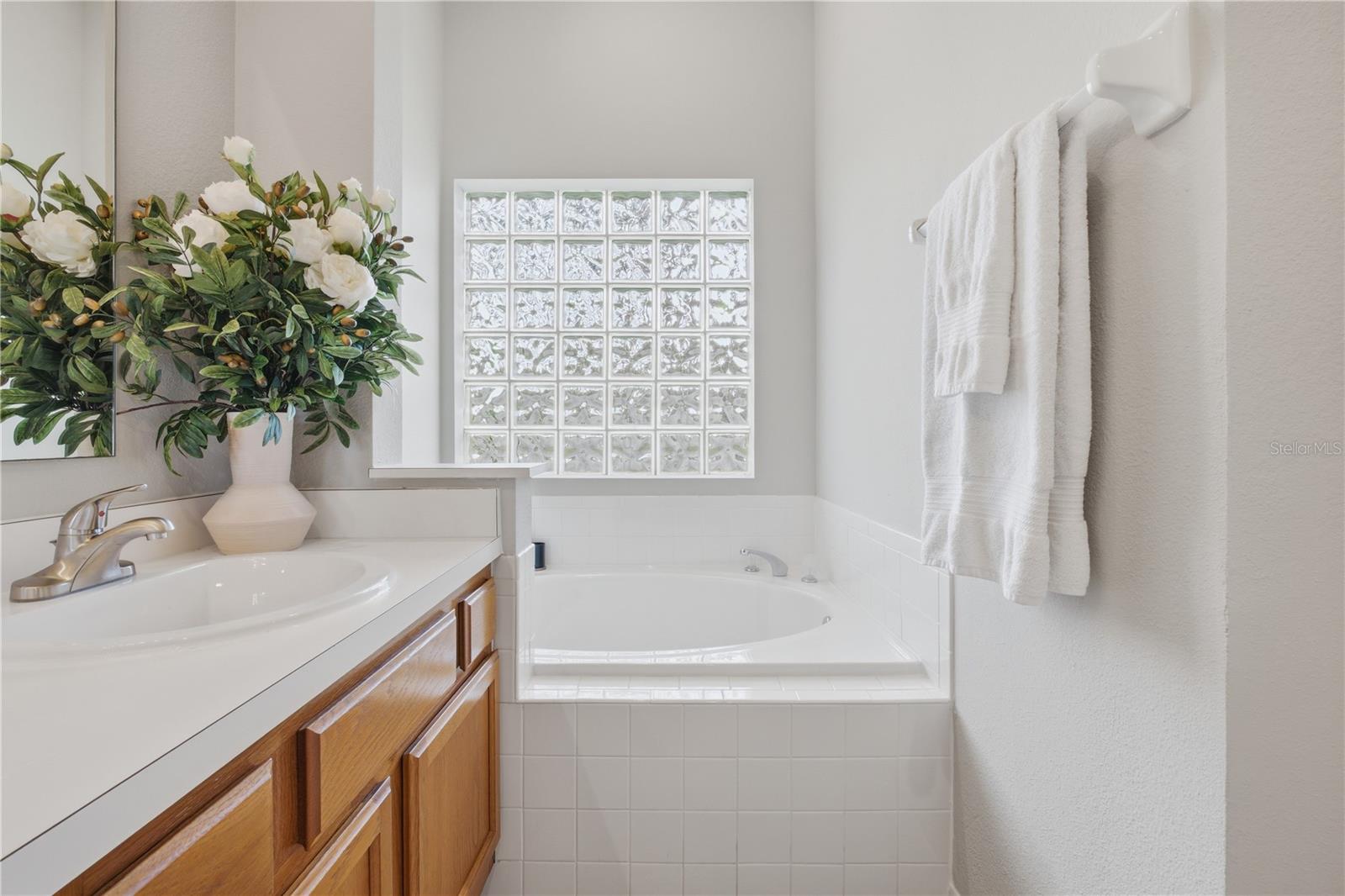 Image 14 of 34 For 10635 Satinwood Circle