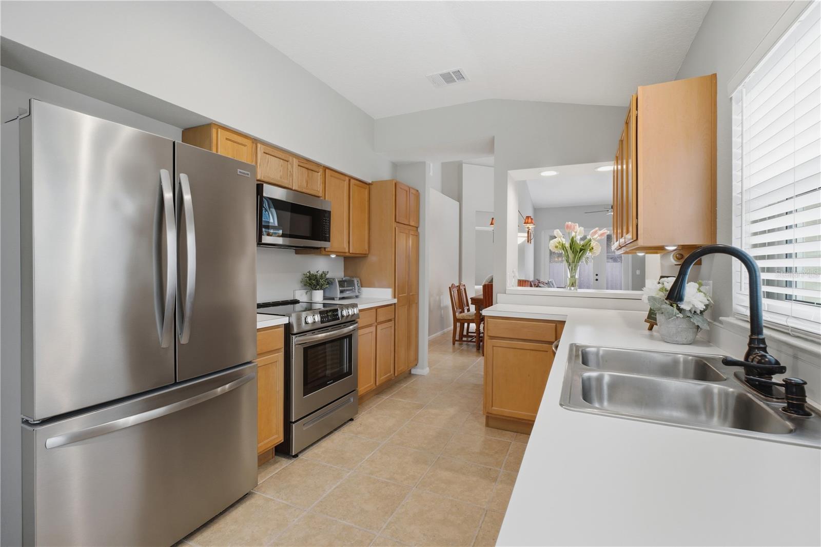 Image 4 of 34 For 10635 Satinwood Circle