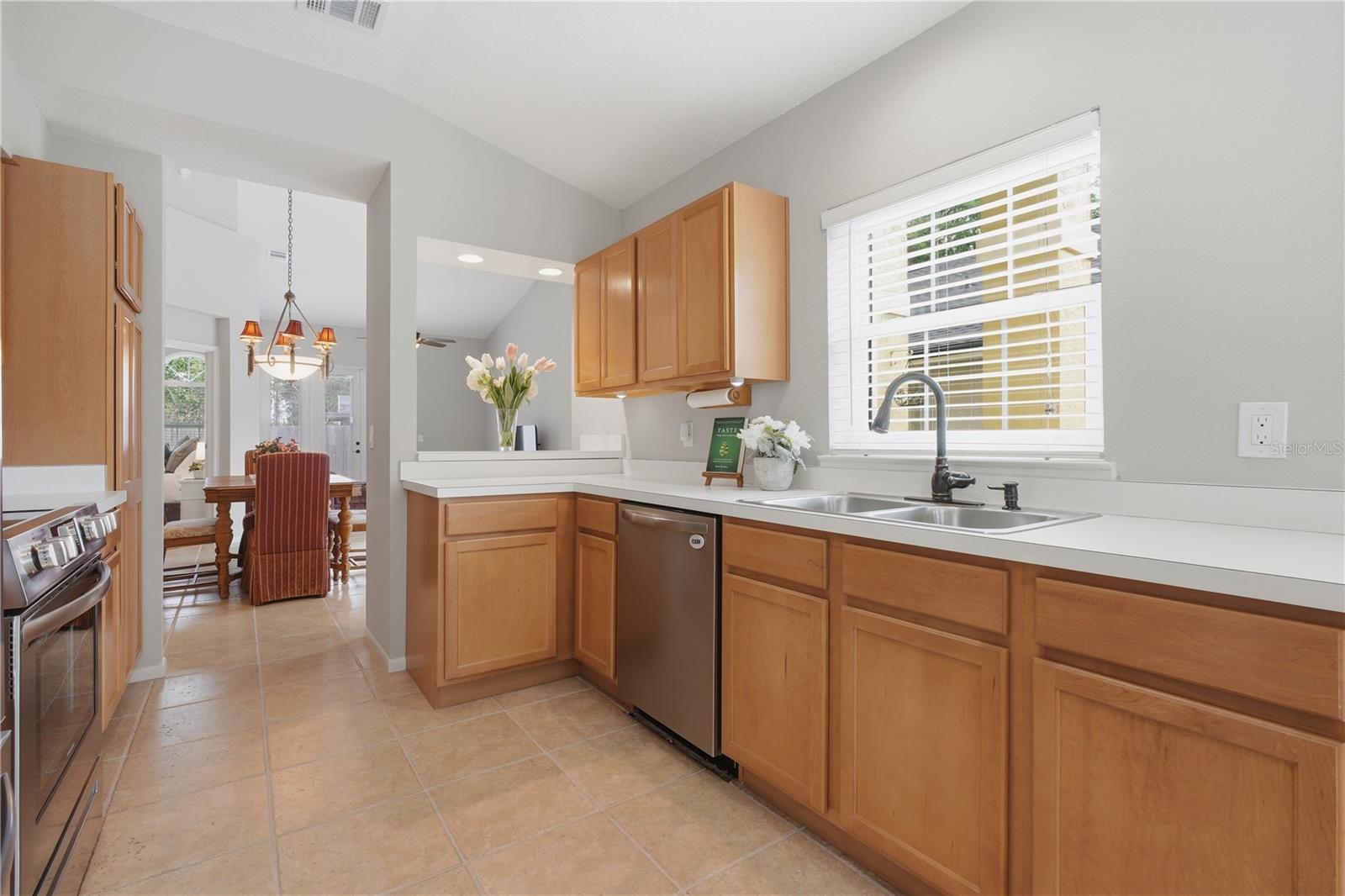 Image 5 of 34 For 10635 Satinwood Circle