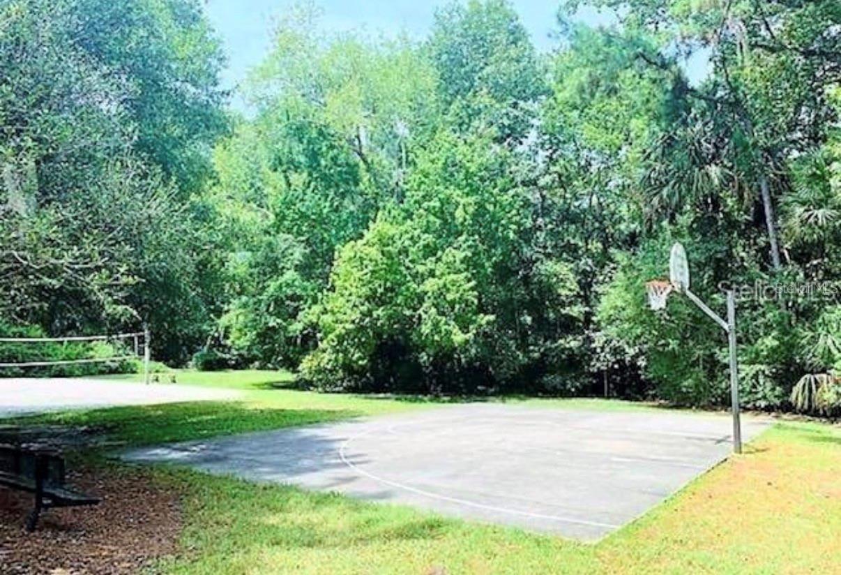 Image 29 of 32 For 429 Sheoah Boulevard 9