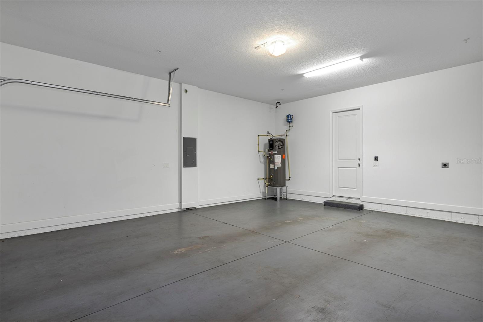 Image 9 of 59 For 9239 Doherty Place