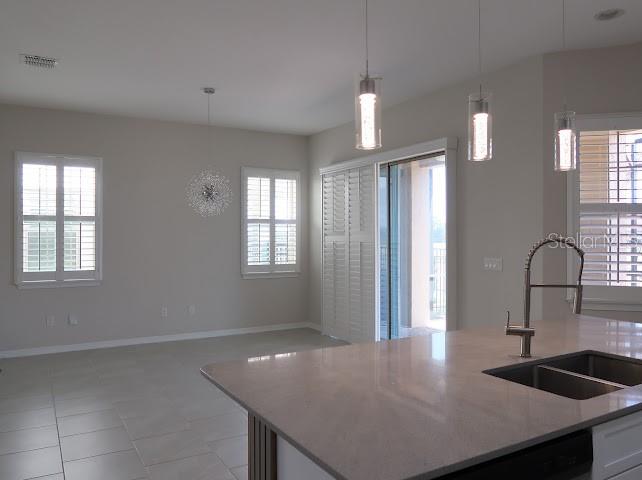 Image 7 of 22 For 13183 Woodford Street