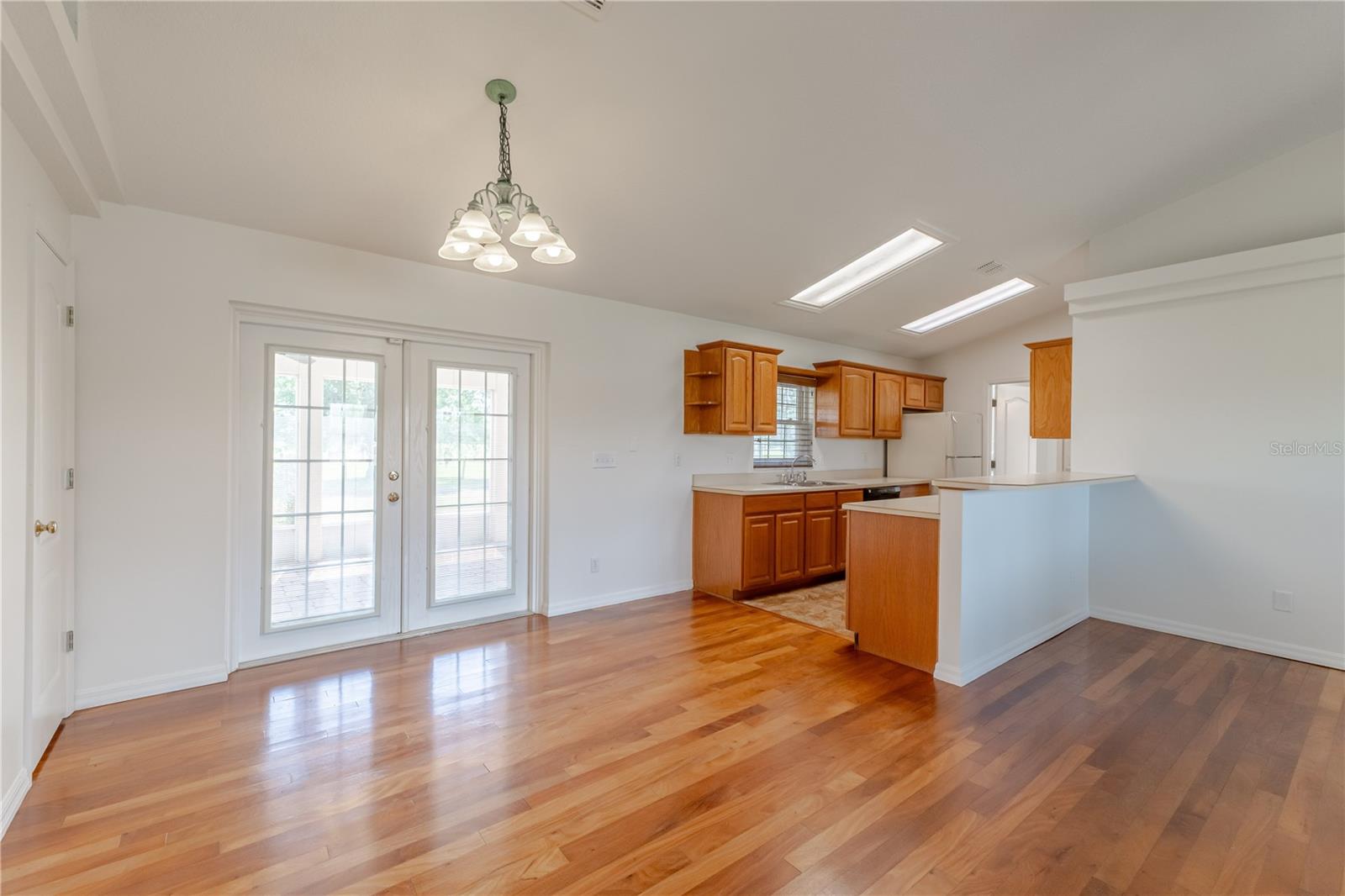 Image 10 of 59 For 8197 Cr 736  