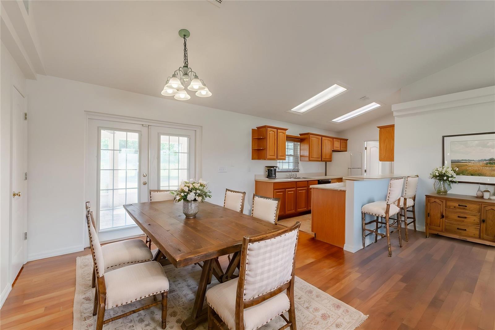 Image 11 of 59 For 8197 Cr 736  