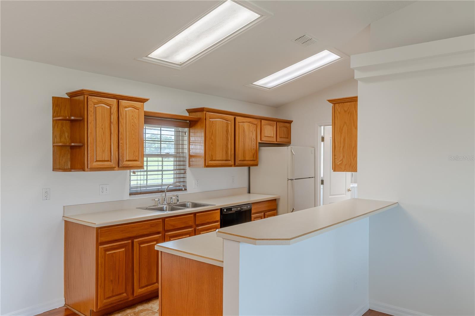 Image 12 of 59 For 8197 Cr 736  