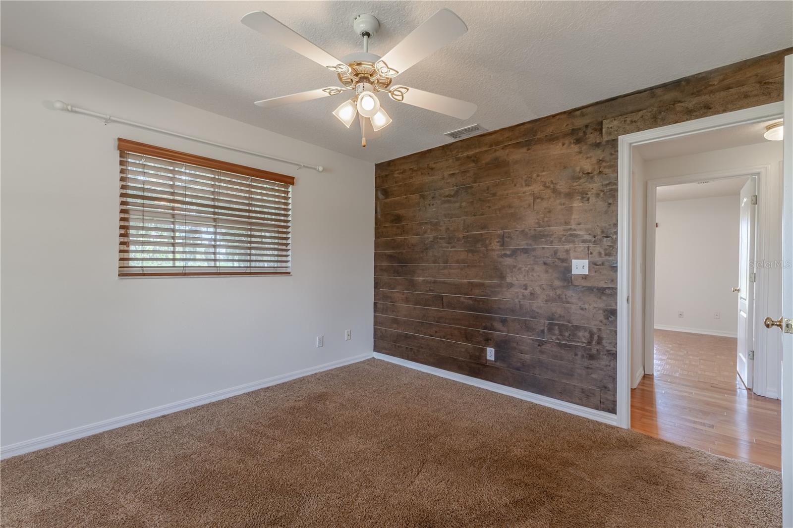 Image 27 of 59 For 8197 Cr 736  