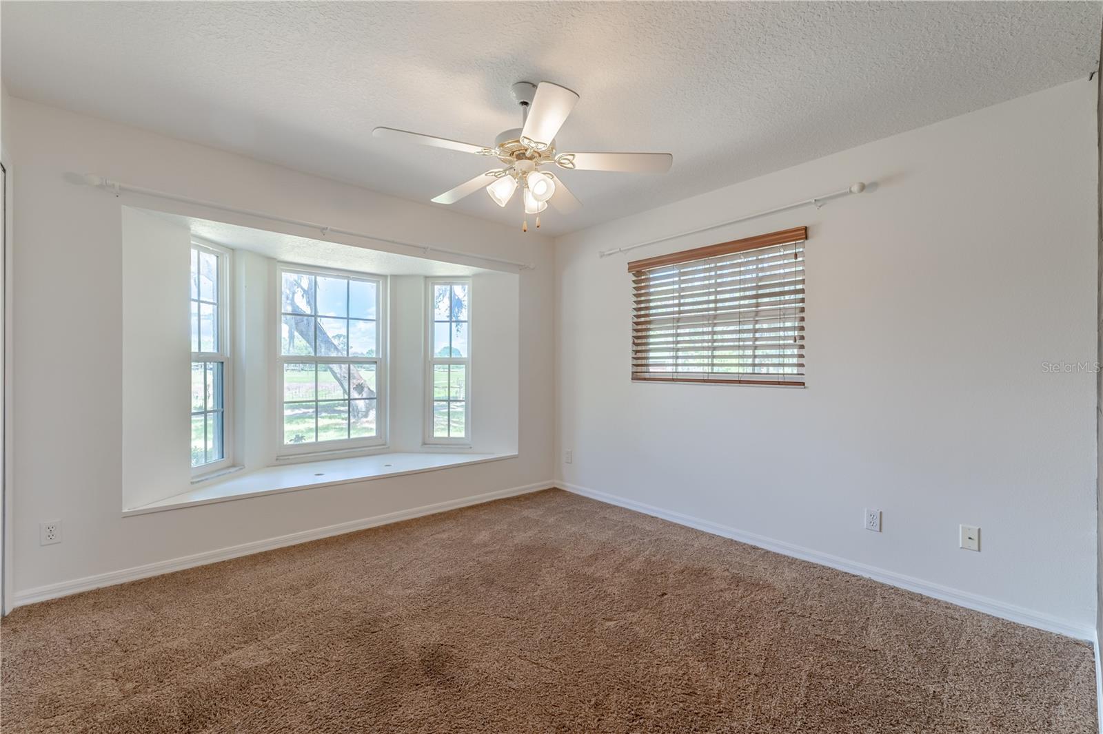 Image 28 of 59 For 8197 Cr 736  