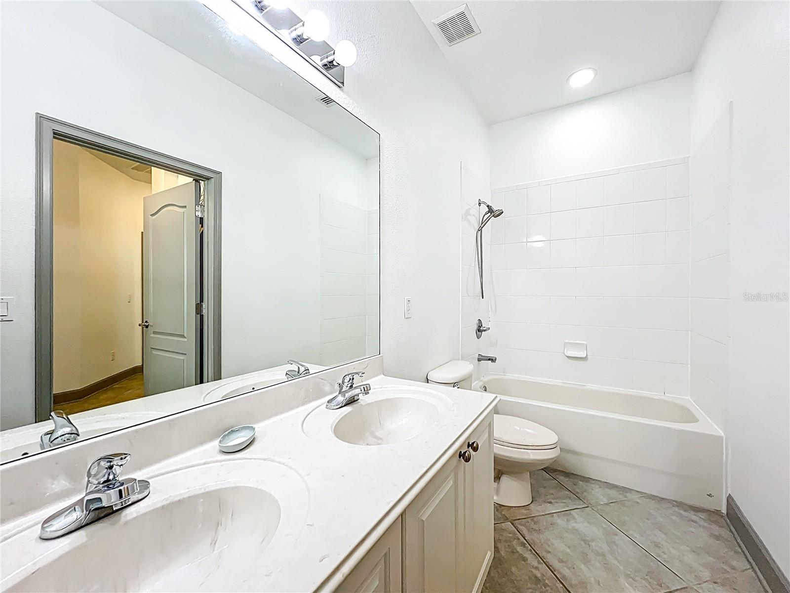 Image 33 of 42 For 6953 Tettenhall Lane