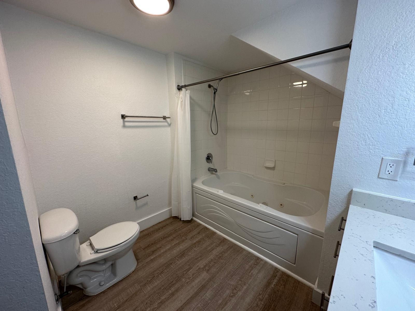 Image 10 of 32 For 4004 Santa Maria Drive 104