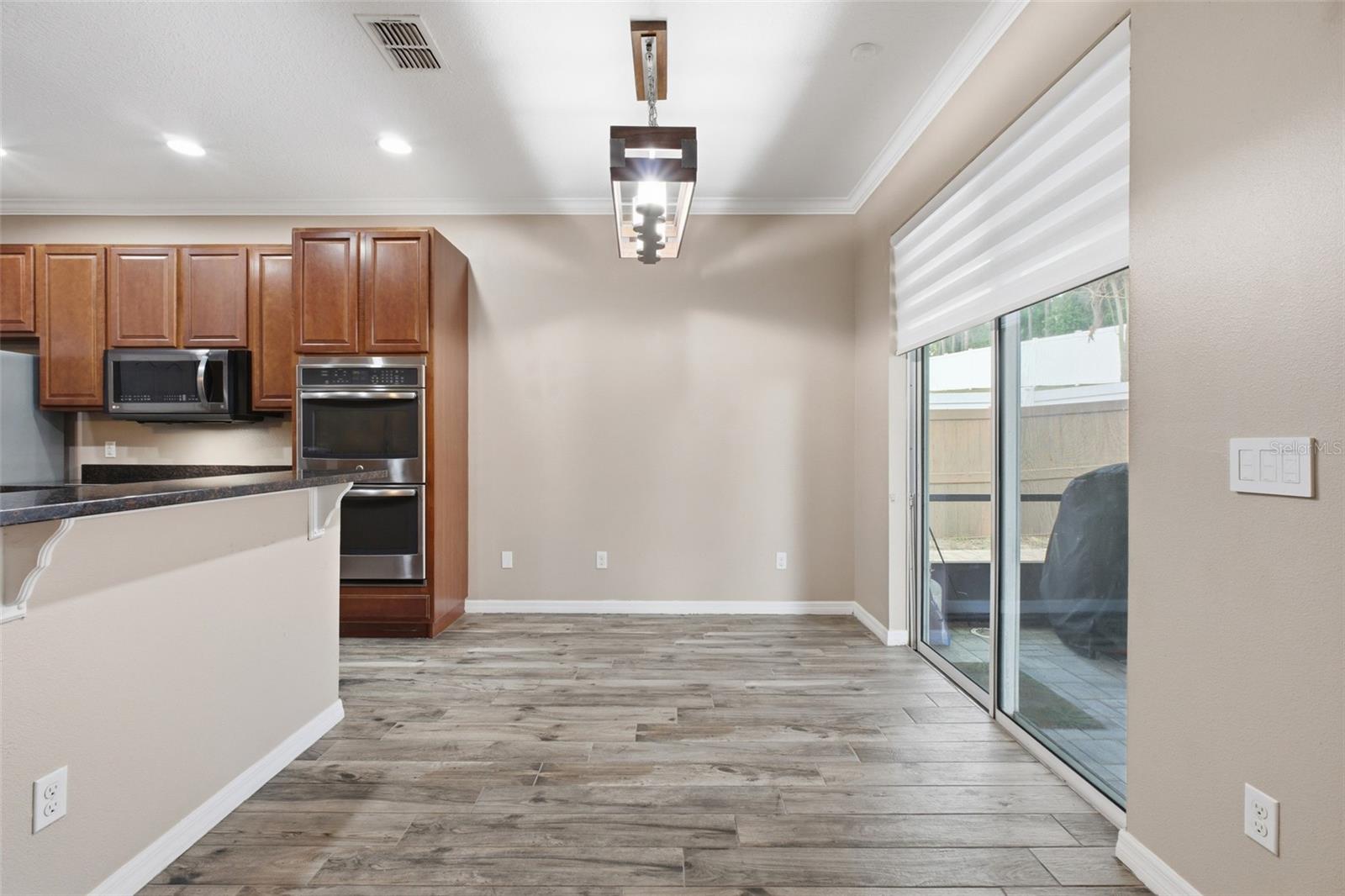 Image 10 of 33 For 202 Colonial Pine Lane