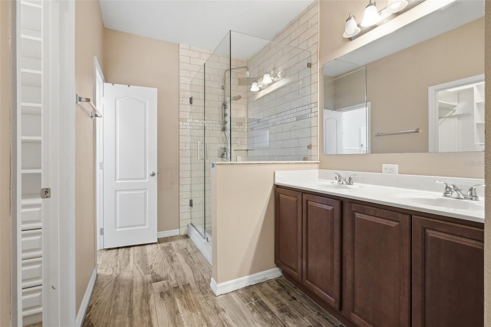 Image 18 of 33 For 202 Colonial Pine Lane