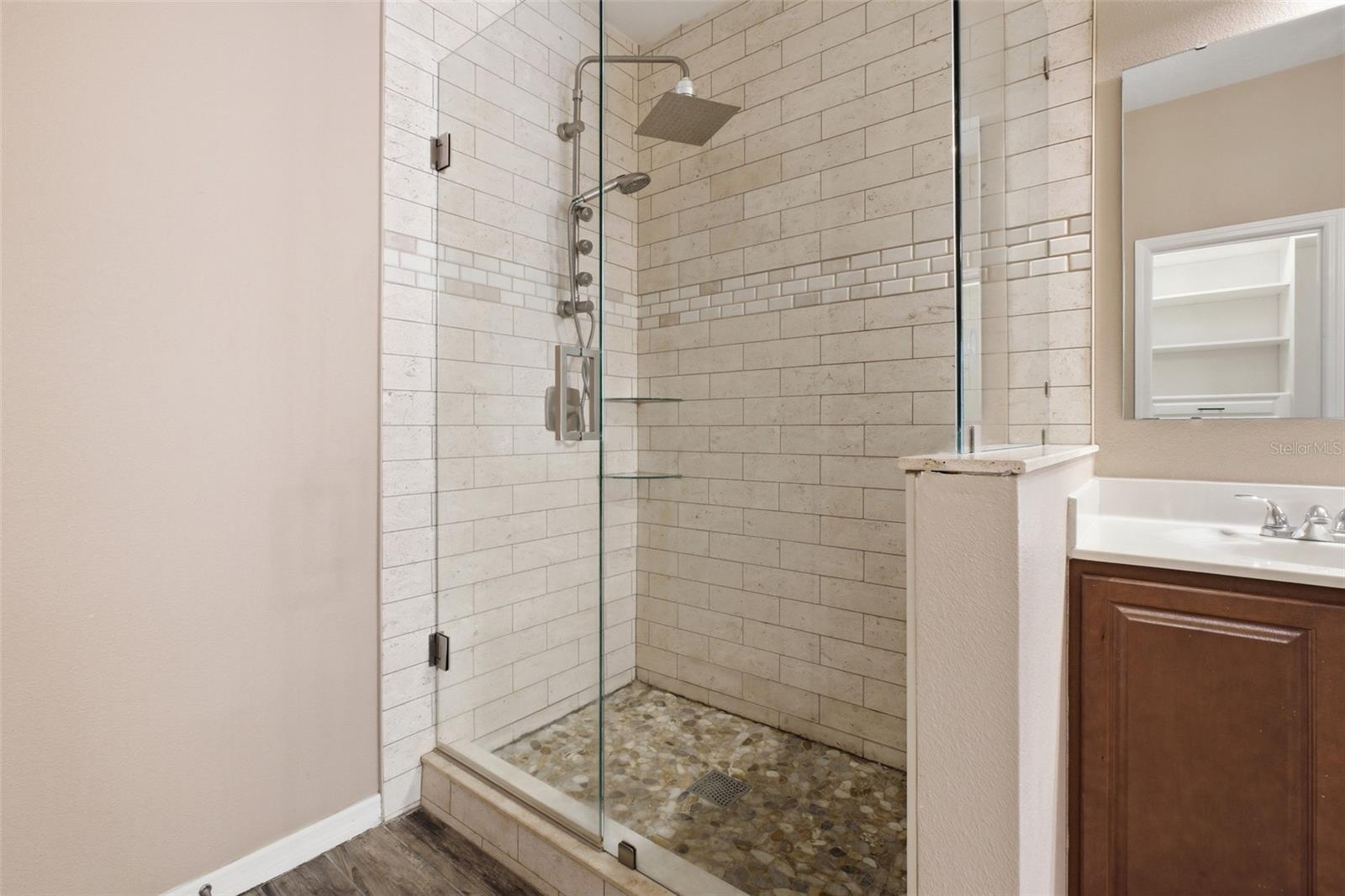 Image 19 of 33 For 202 Colonial Pine Lane