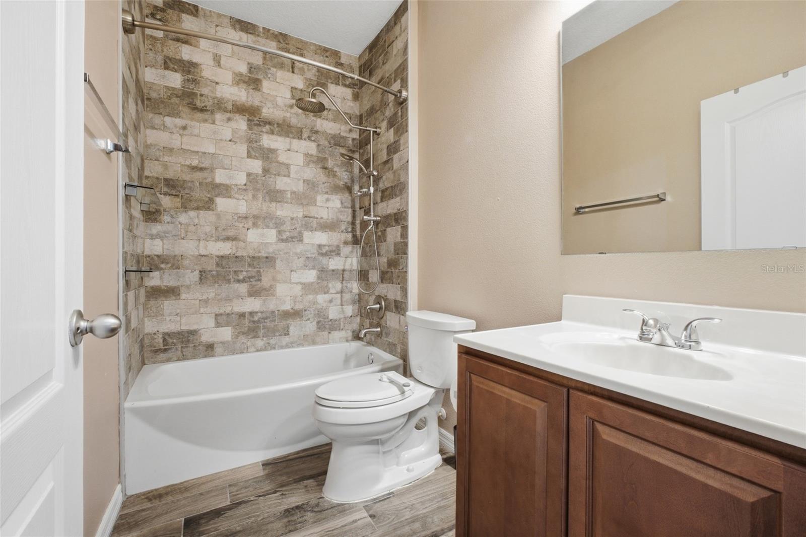 Image 24 of 33 For 202 Colonial Pine Lane