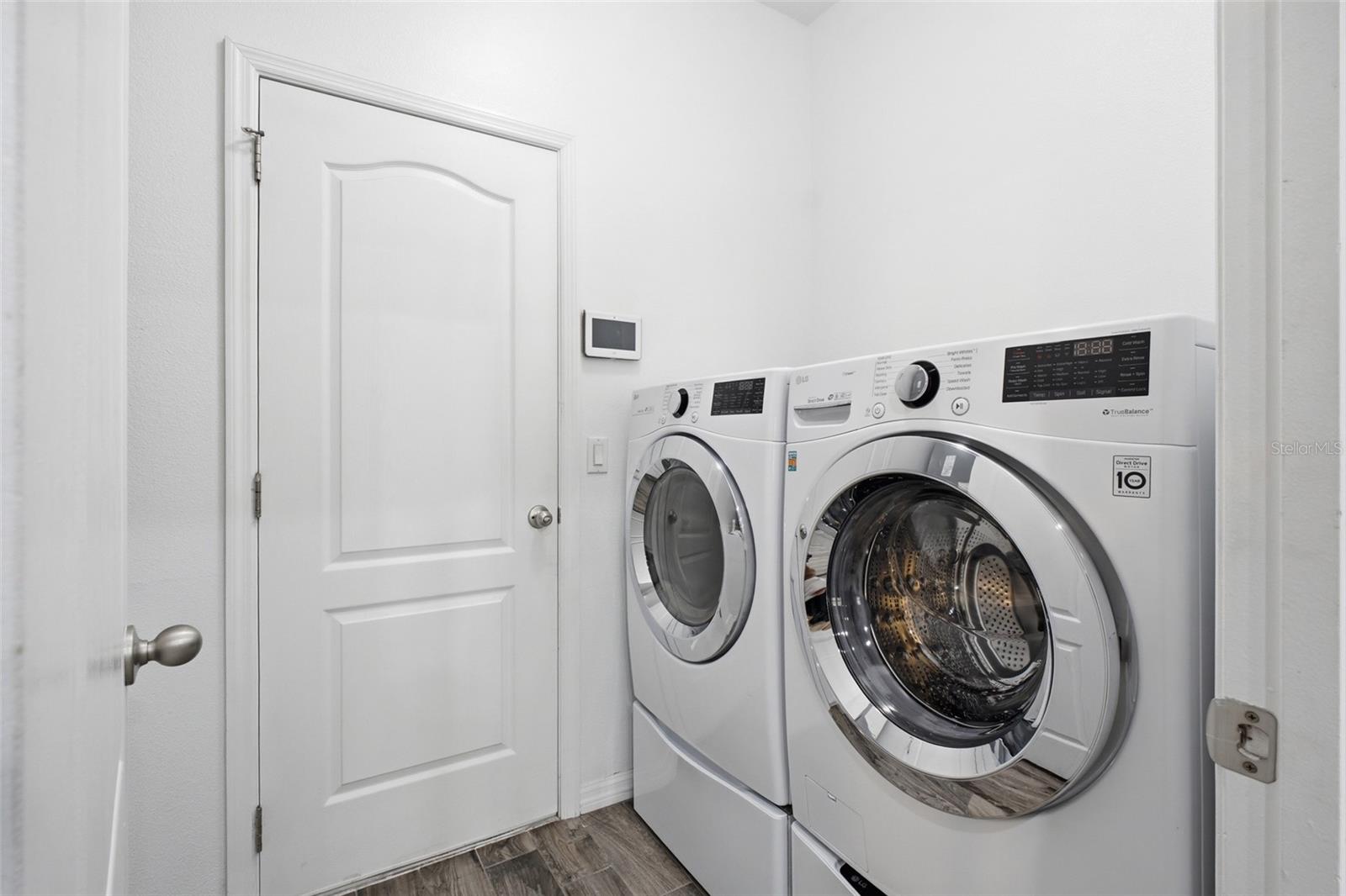 Image 27 of 33 For 202 Colonial Pine Lane