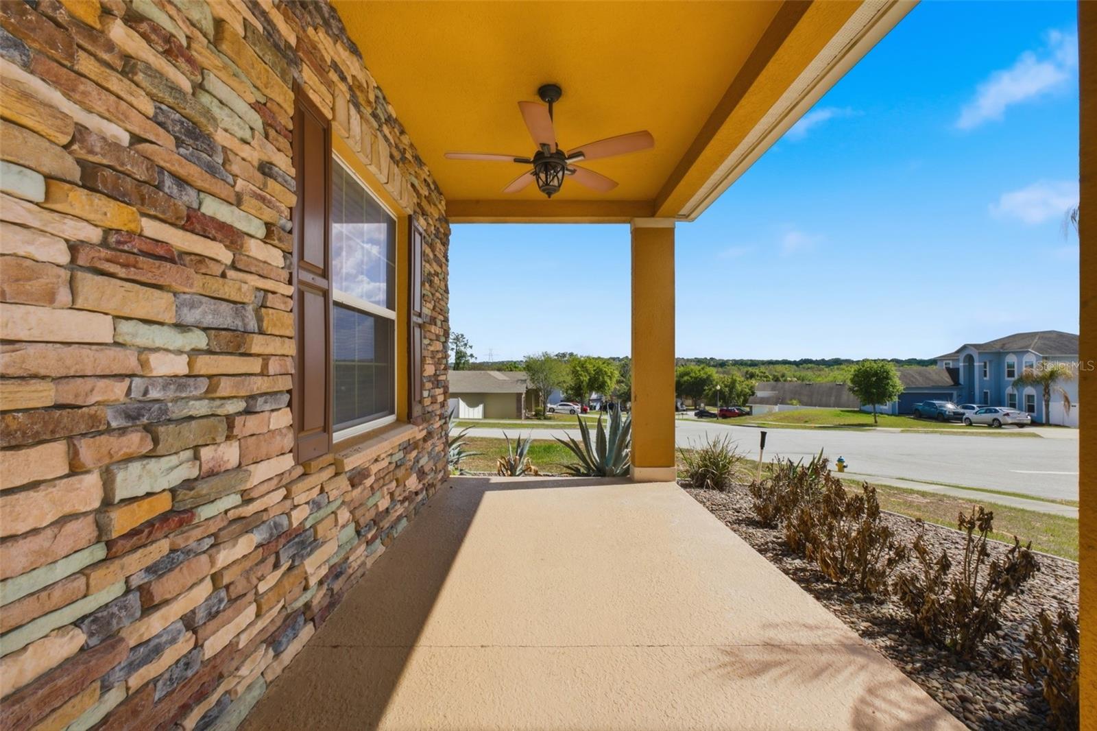 Image 4 of 33 For 202 Colonial Pine Lane