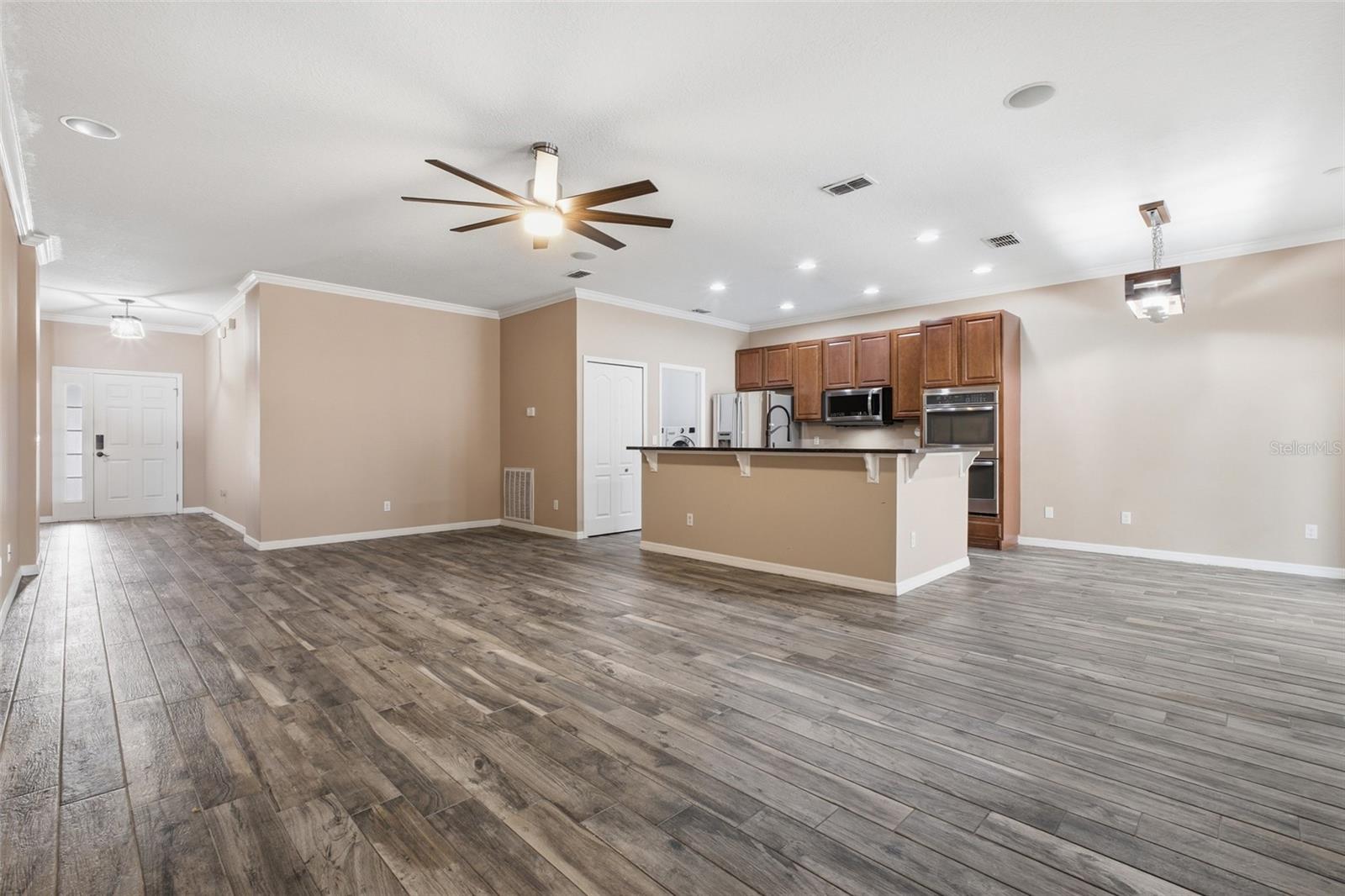 Image 7 of 33 For 202 Colonial Pine Lane