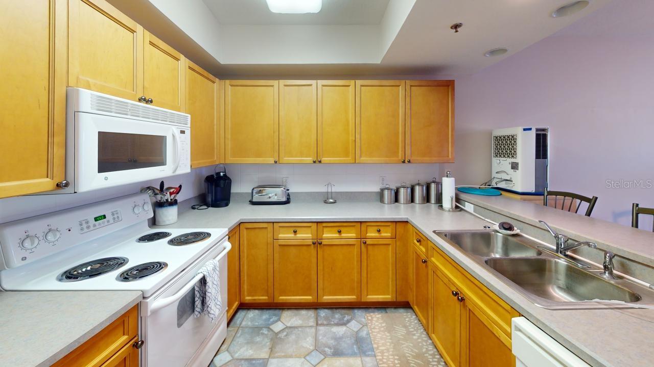 Image 33 of 44 For 5300 Atlantic Avenue 23003