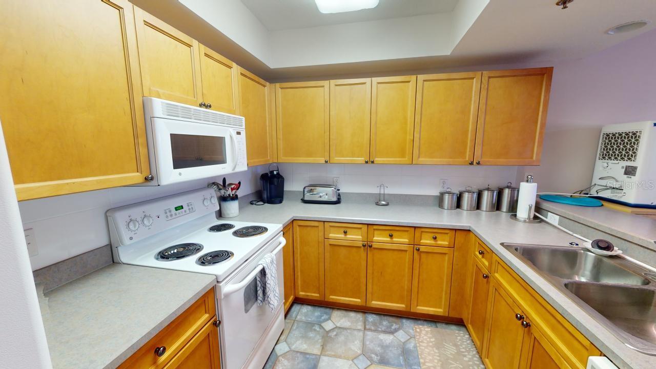 Image 6 of 44 For 5300 Atlantic Avenue 23003