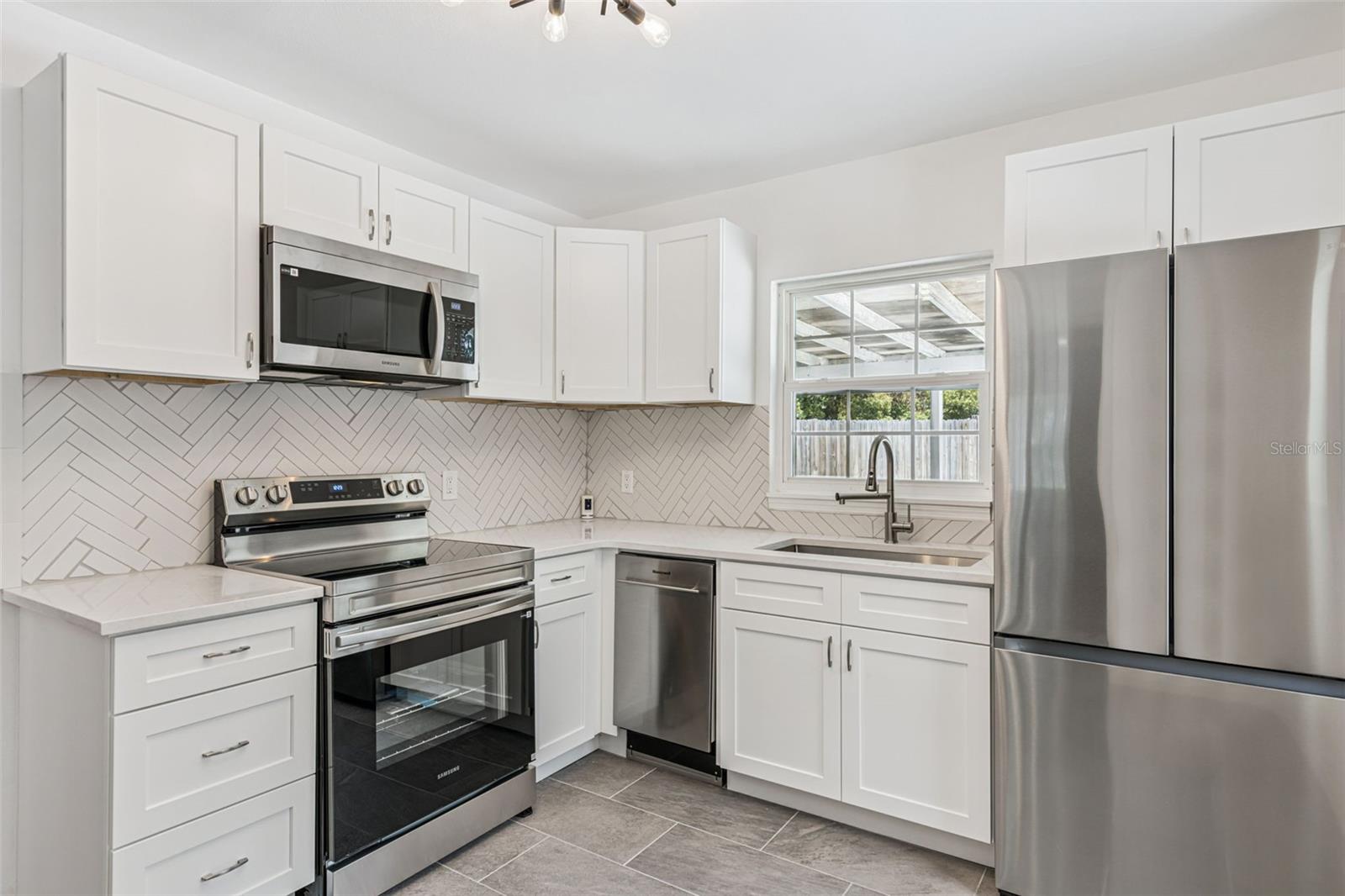 Image 6 of 28 For 1911 Canton Street