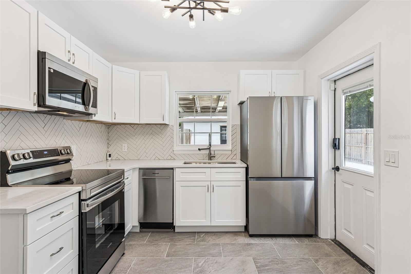 Image 7 of 28 For 1911 Canton Street