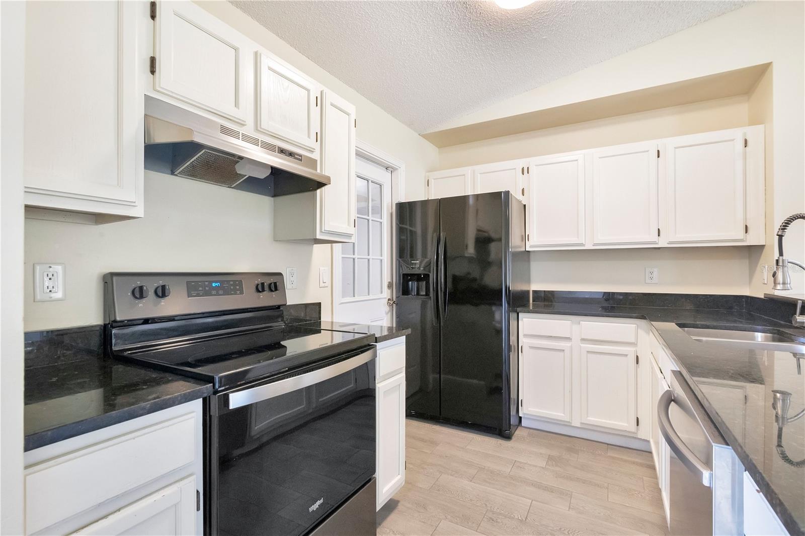 Image 12 of 33 For 370 Lake Avenue