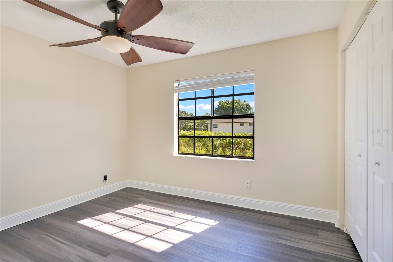 Image 19 of 33 For 370 Lake Avenue