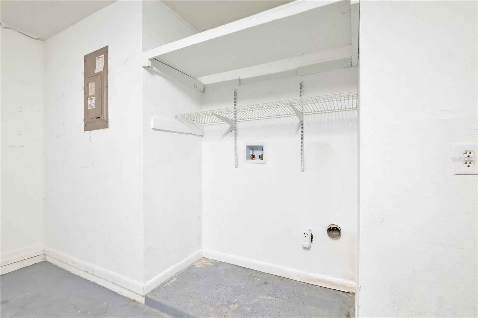 Image 21 of 33 For 370 Lake Avenue