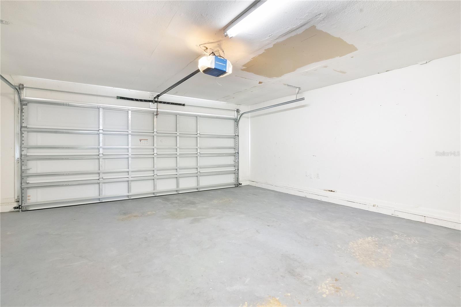 Image 22 of 33 For 370 Lake Avenue