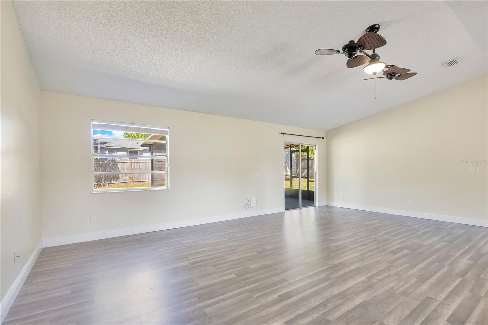 Image 7 of 33 For 370 Lake Avenue