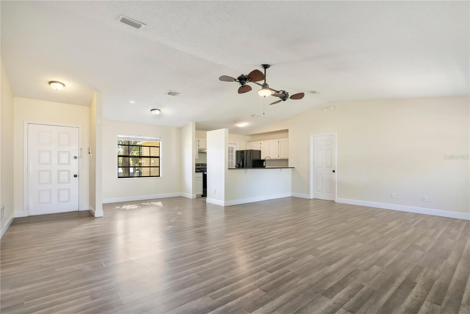 Image 8 of 33 For 370 Lake Avenue