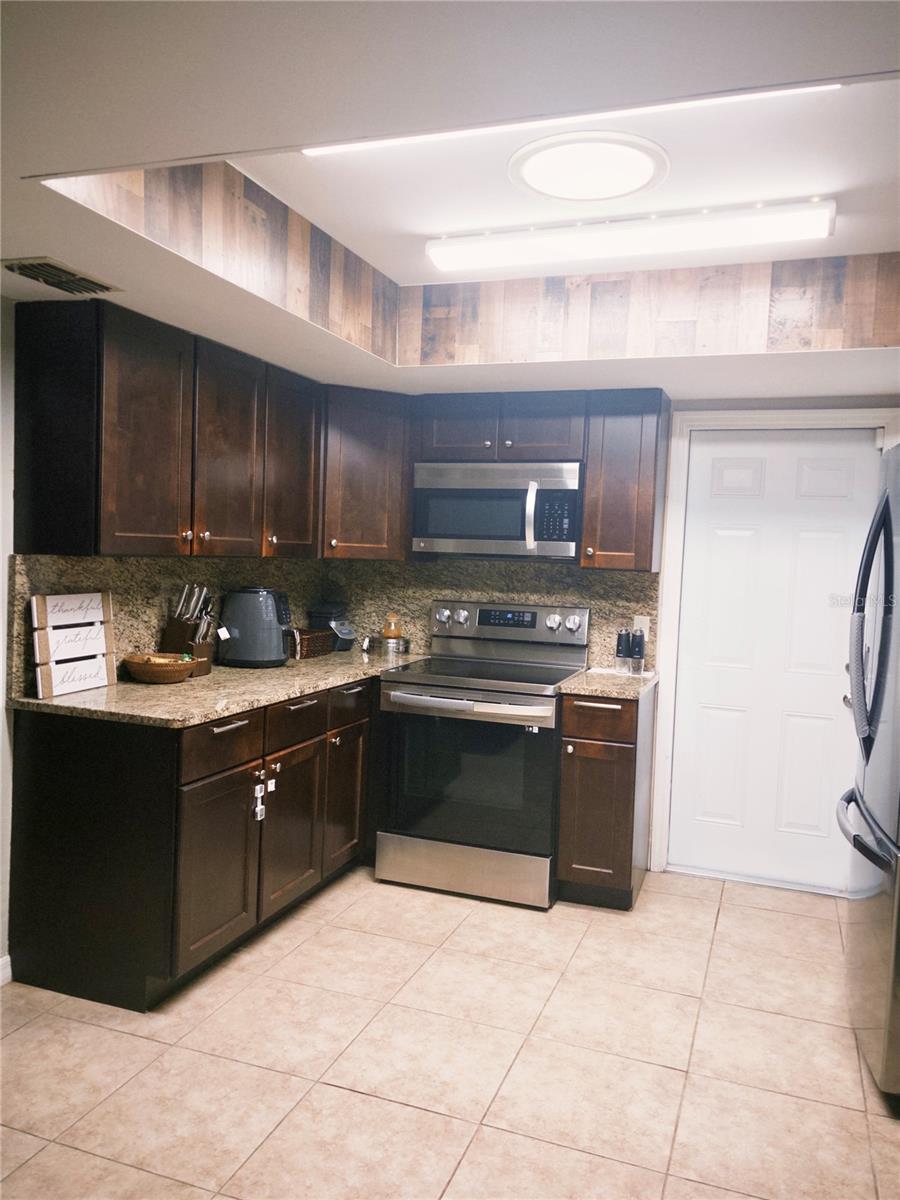 Image 13 of 44 For 1330 Sweetwood Boulevard