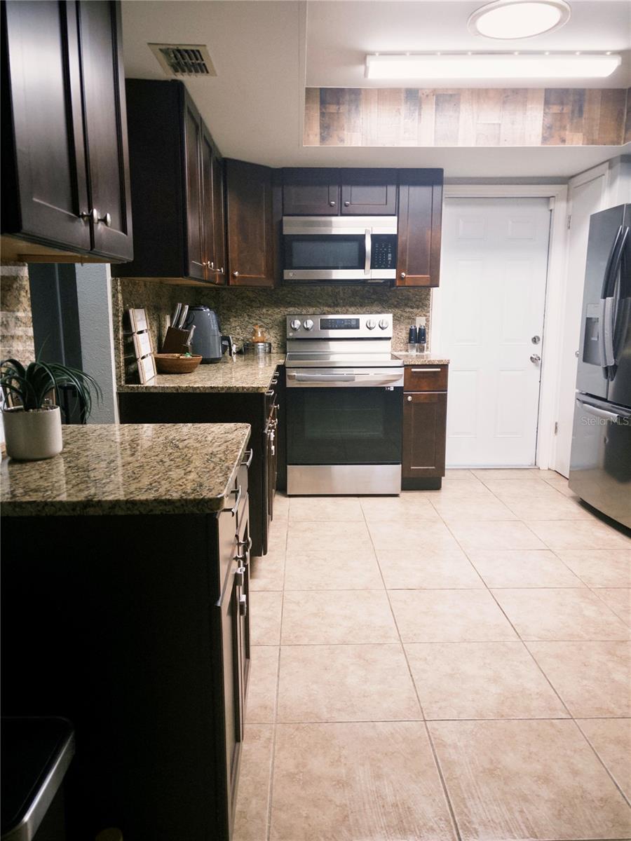 Image 15 of 44 For 1330 Sweetwood Boulevard