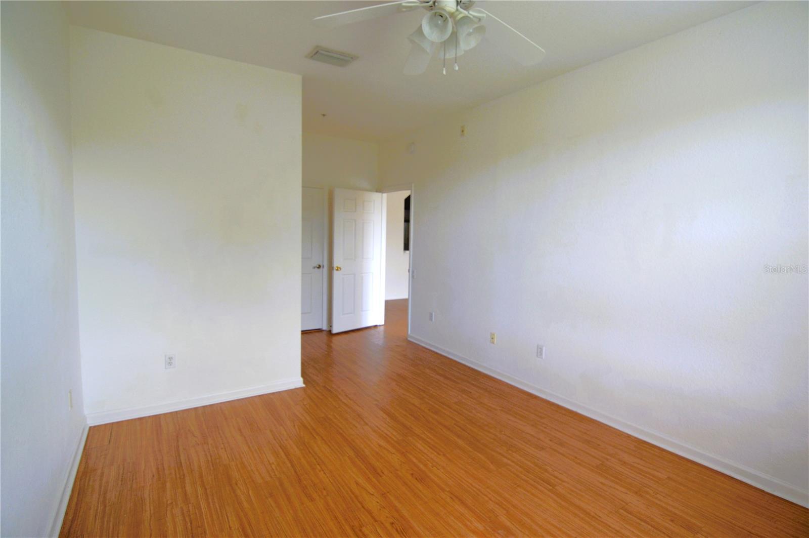 Image 23 of 44 For 13500 Turtle Marsh Loop 832