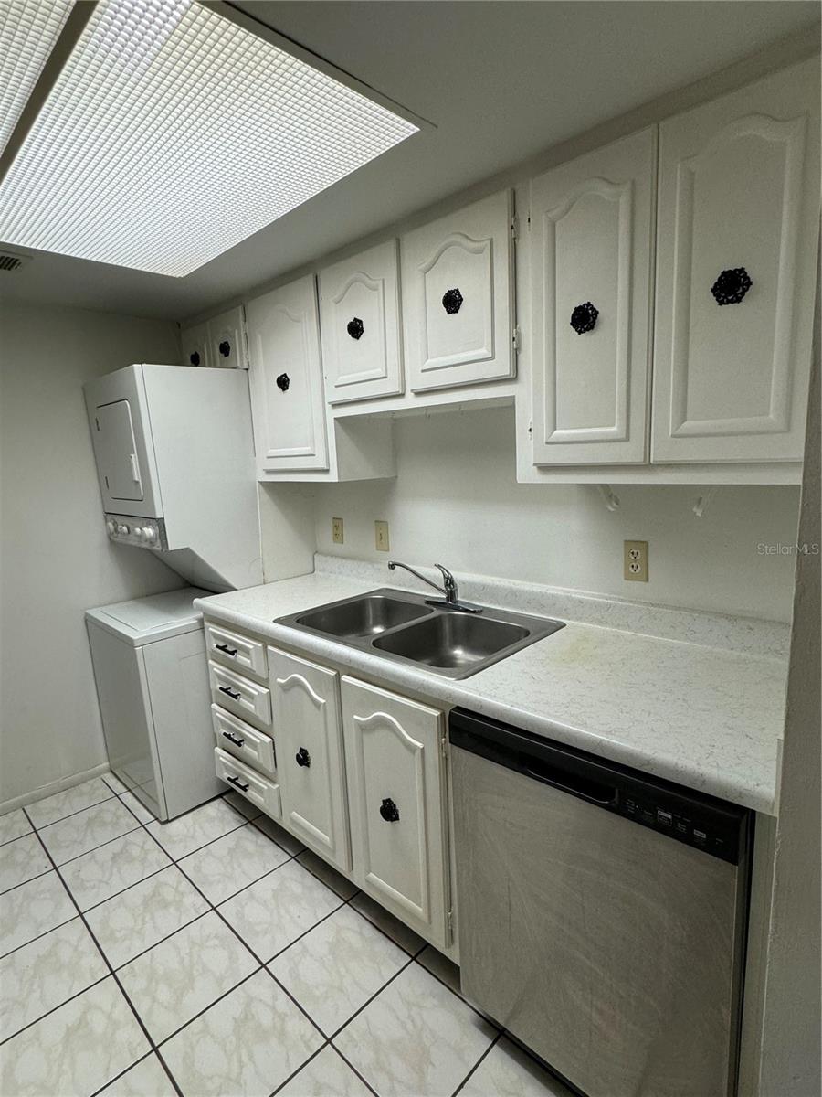 Image 15 of 20 For 700 Airport Boulevard G4