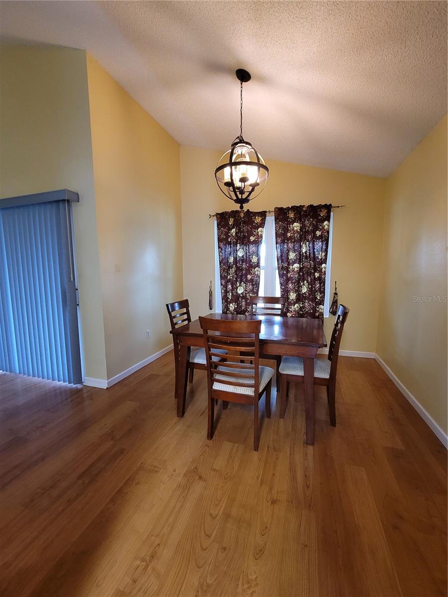 Image 19 of 38 For 10659 Huntridge Road