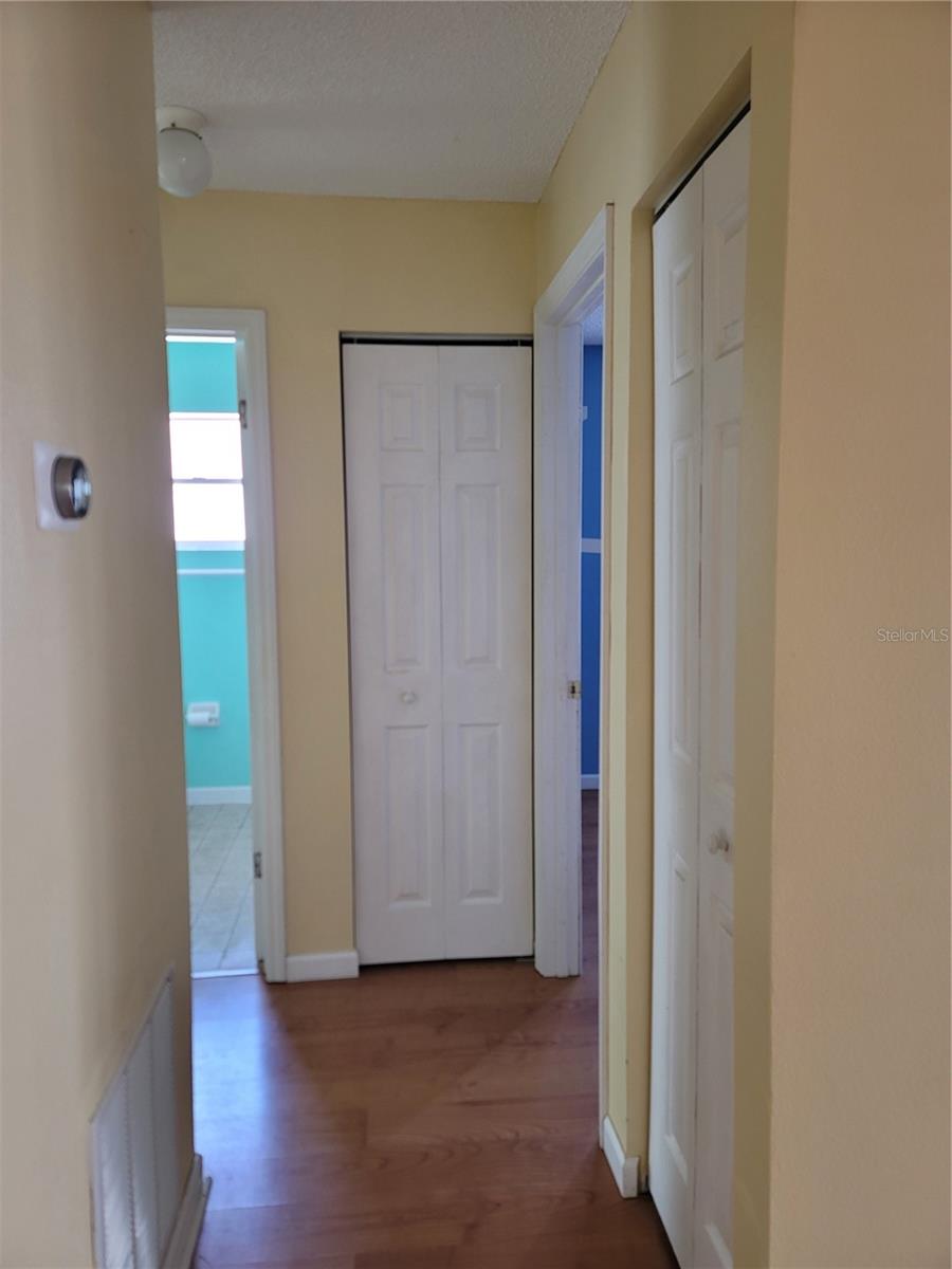 Image 21 of 38 For 10659 Huntridge Road