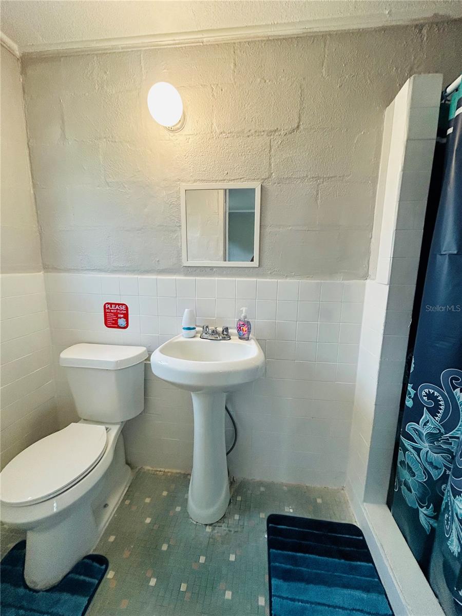 Image 5 of 5 For 553597 Us Highway 1  Unit 8