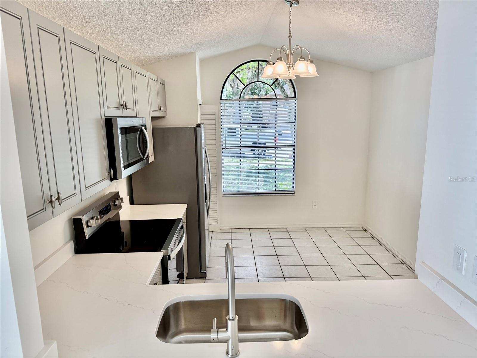 Image 9 of 48 For 1720 Waterbeach Court