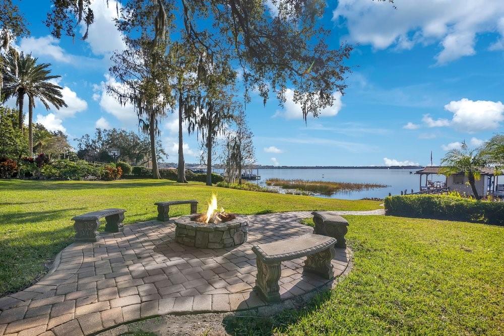 Image 4 of 100 For 10577 Down Lakeview Circle