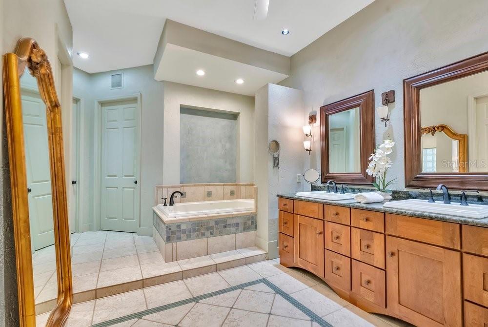 Image 45 of 100 For 10577 Down Lakeview Circle