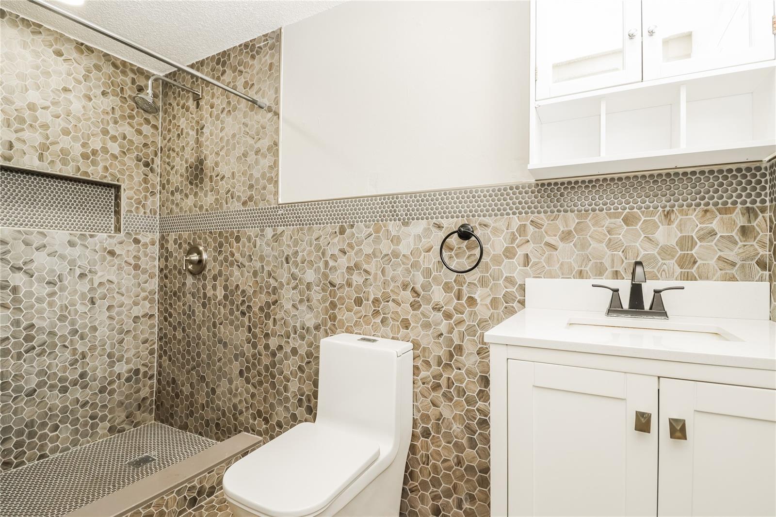 Image 17 of 21 For 3147 36th Avenue N