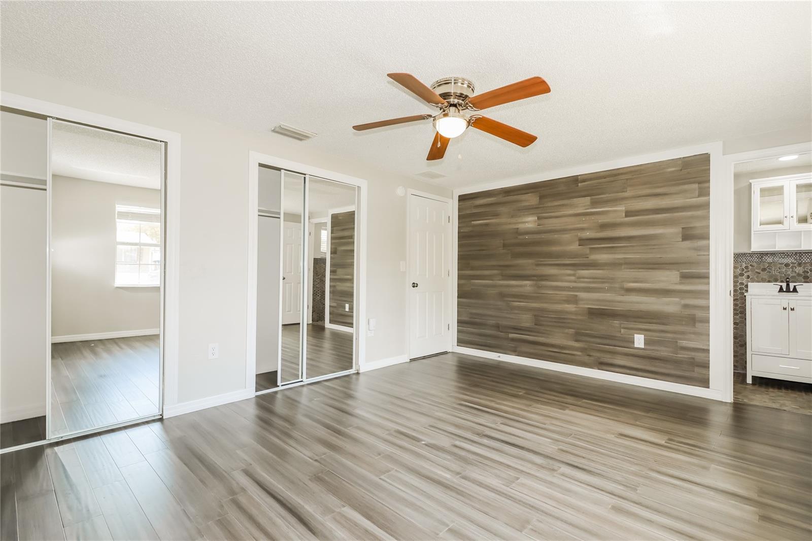 Image 18 of 21 For 3147 36th Avenue N